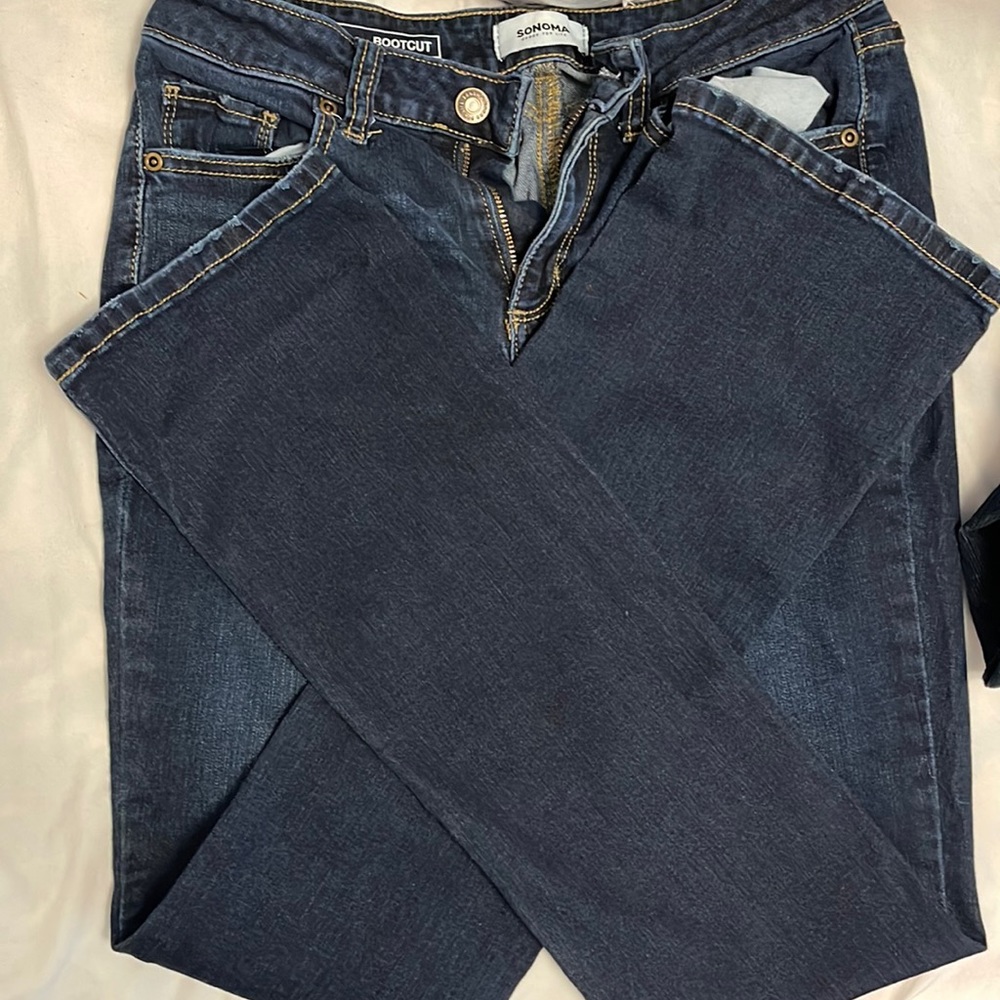 Sonoma blue jeans/ size 4 us boot cut